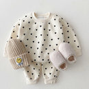 Baby Jungen Hoodie Sportanzug Mädchen Kleidung Set mit Herz-Print