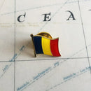 ROMANIA National Flag Embroidery Patches Badge Shield And Square Shape Pin One Set On The Cloth Armband   Backpack  Decoration
