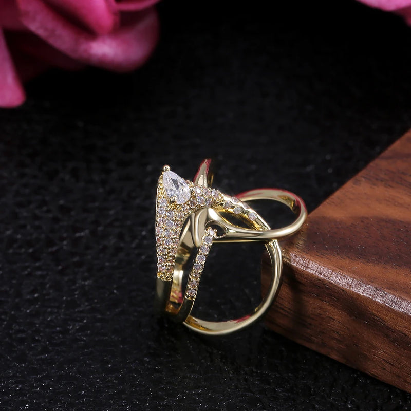 Huitan Luxury Irregular Magical Witch Ring Super Cool Accessories Gadget Golden Twist Winding Women Jewelry Personality Rings