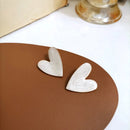 Einfache Temperament Metall Emaille Love Heart Clip-Ohrringe Frauen Trendy Lady Retro Weiße Große Herzförmige Clip-Ohrringe Ohne Piercing