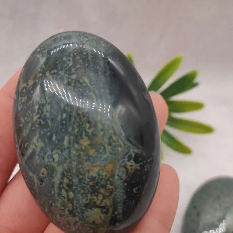 1pcs  Natural Peacock Eye Stone Green Malachite Palm Stone Raw Gemstone Crystal Meditation Healing Energy Mineral