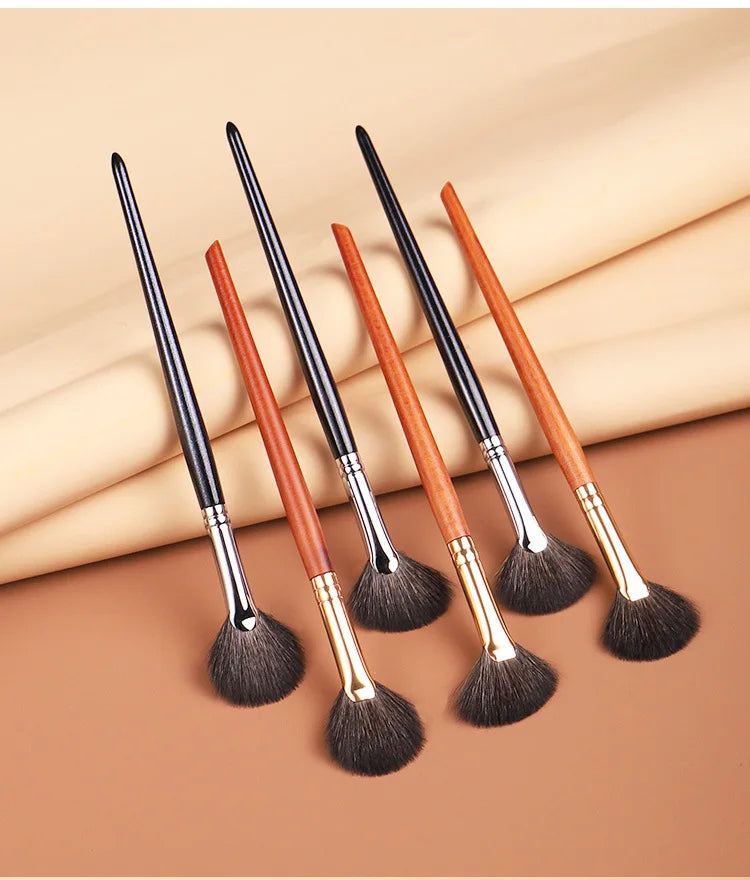 1 piece Small Fan Makeup brushes Highlighter Nose shadow Make up brush Blusher contour exquisite beauty tools Goat hair