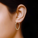 Huitan Simple Stilvolle Damen Ohrringe mit Drehverschluss, Goldfarben, filigrane Geschenke, vielseitiger Stil, Damenohrringe, Trendiger Schmuck, heißer Verkauf