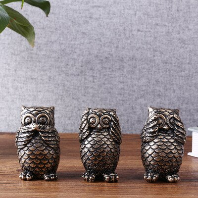 ERMAKOVA Modern Simple Resin Owl Statue Adornment Home Decoration Artistic Craft Figurine Gift for Living Room Bedroom