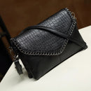 NIGEDU Lässige Umhängetasche Damen Messenger Bag Schwarz PU-Leder Damen Schultertasche Kette Damen Umschlag-Clutch