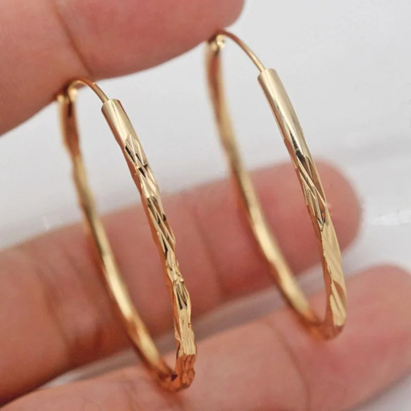 Huitan Classic Simple Hoop Earring for Women Gold Color Geometric Pattern Suit Various Occasions Metal Versatile Female Jewelry