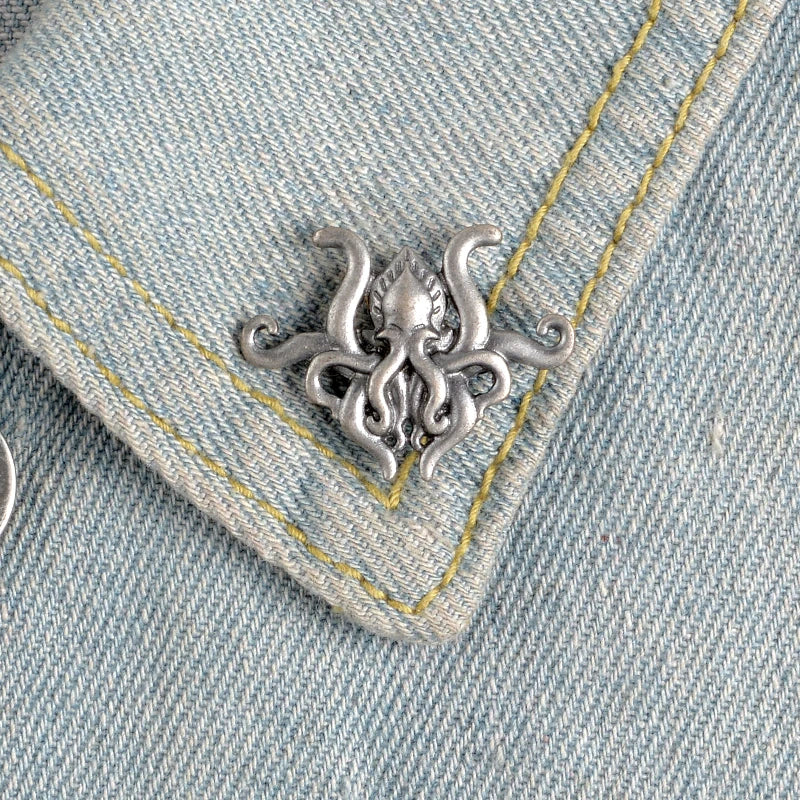 H.P. Lovecraft Cthulhu Lapel Pin Cthulhu Mythos Octopus Horrific Novel Howard Phillips WOW  Jeans Shirt bag Brooches Enamel Pins