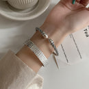 XIYANIKESilberne gedrehte glatte massive Armreif für Damen, schlichte Öffnung, Retro-Volkskunst, Modeschmuck-Accessoires, Geschenk