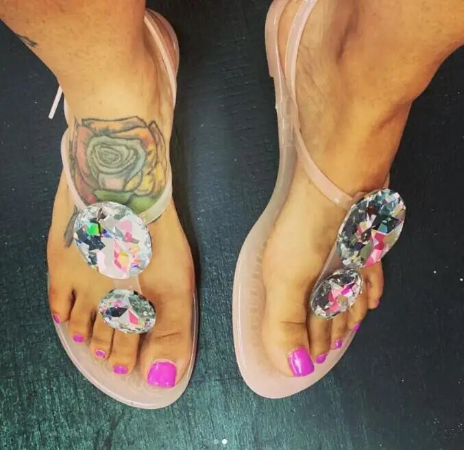 Women fashion wild beach new rhinestone bright diamond flat sandals flip flop home outdoor travel student slippers ms