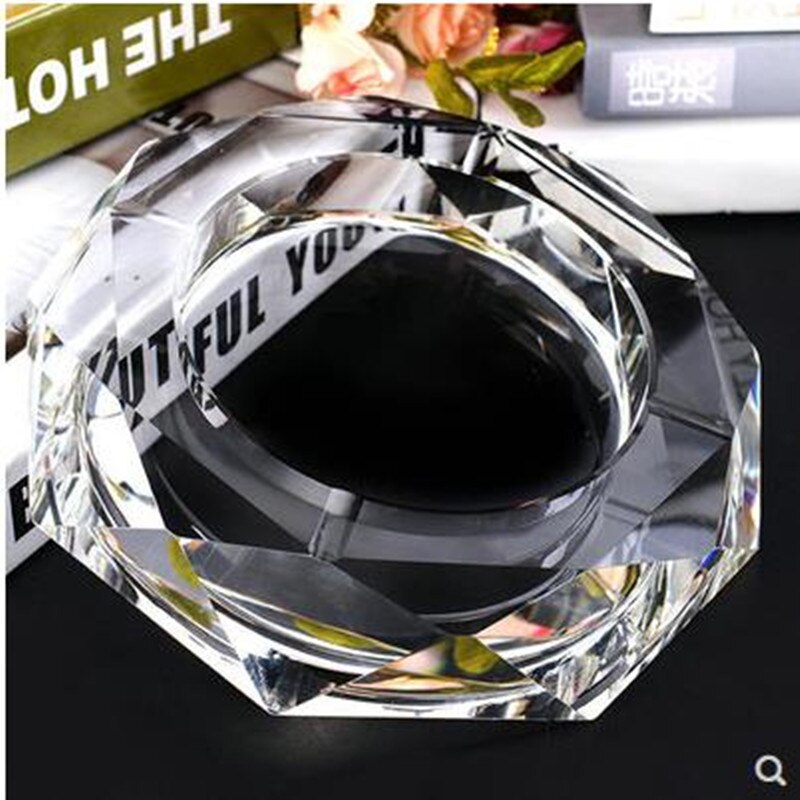 European-style crystal ashtray, home office, restaurant and bar desktop decorations, crystal crafts, 10 cm in diameter