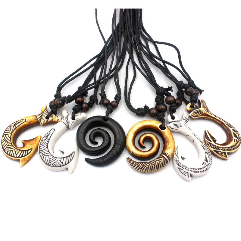 12pcs/Lot Imitation Bone Carved NZ Maori Fish Hook Charm Necklaces Jewelry for Men Women Tribal Wax Rope Chain Adjustable gift