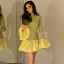 TARUXY Gestricktes Minikleid Damen Langarmkleid Ausgestellte Ärmel Spleiß Herbst Winter Kleid A-Linie Süßes Bodycon Damenbekleidung