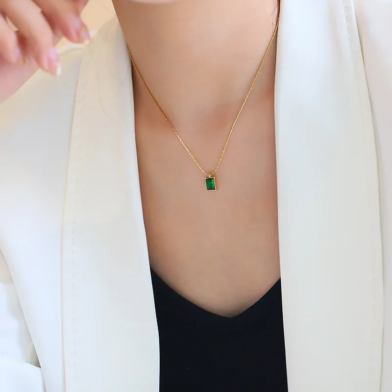 316L stainless steel square four-claw green zircon pendant Necklace for Ladies Necklace for girls wedding engagement jewelry
