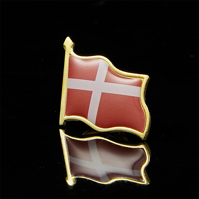 Denmark Waving Epoxy Flag Lapel Pin Badge Brooch Clothes/Hat/Tie Accrssories