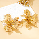 A Pair of Women's Earrings, Exaggerated Stereo Flowers, Earrings and Jewelry Available in Various Colors, Suitable for Daily Wear and Gift Giving