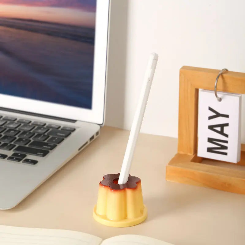Cute Pudding Pen Holder Student Cute Cartoon Creative Desktop Ornament Jelly Shape Pen Hole Pencil Slot Pencil Storage Stand 1Pc