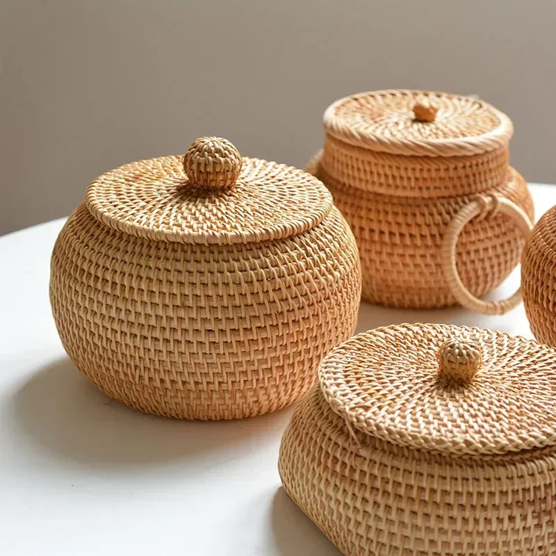 New Round Rattan Boxes with Lid Hand-Woven Multi-Purpose Wicker Tray Desktop Decoration Jewelry Storage Box Make Up Organizer