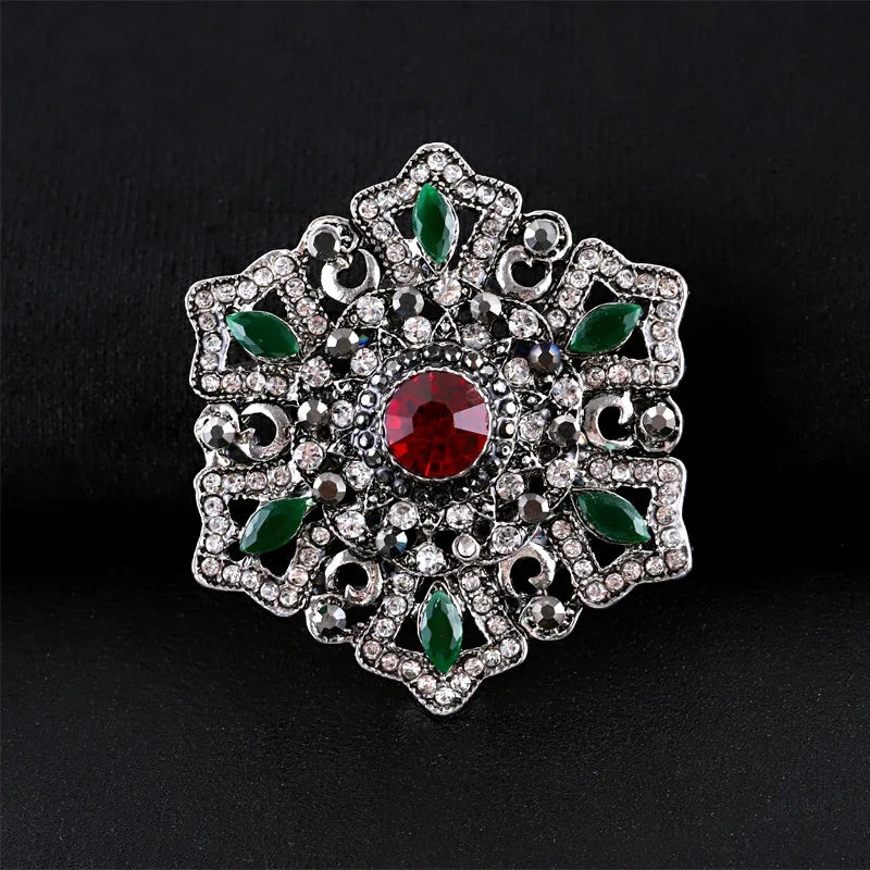 High Quality Fashion Baroque Court Retro Brooch Personality Hollow Badge Corsage High-end Christmas Gift Clothing Accessories