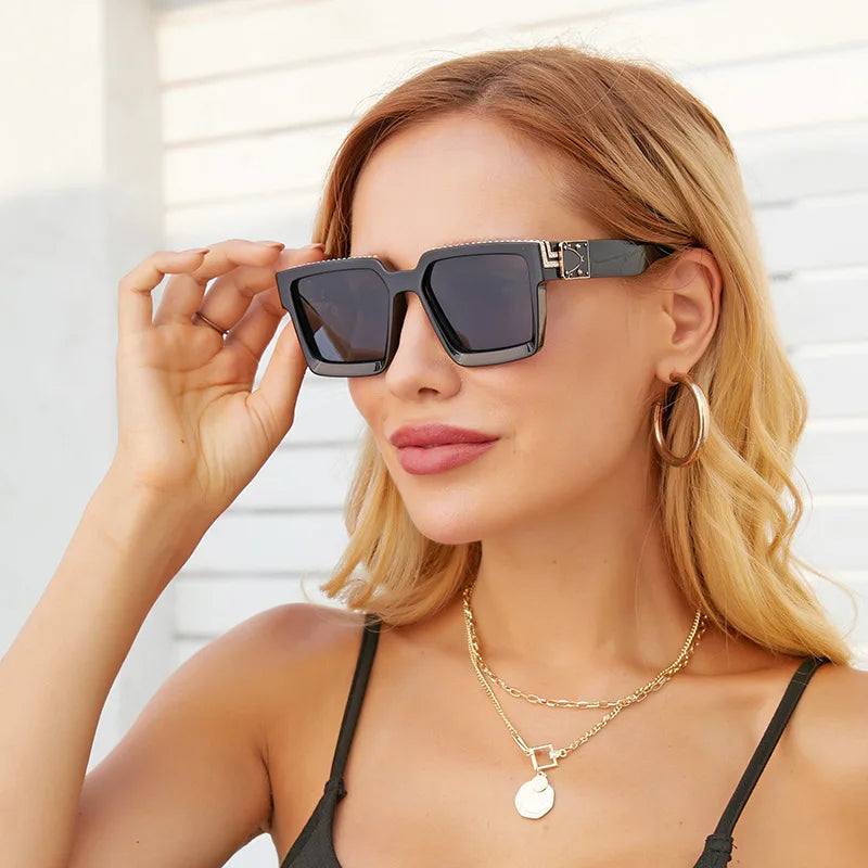New Diamond-encrusted Large Thick Frame Square Sunglasses Women Golden Chain Millionaire Sunglasses for Men Shades UV400 Glasses