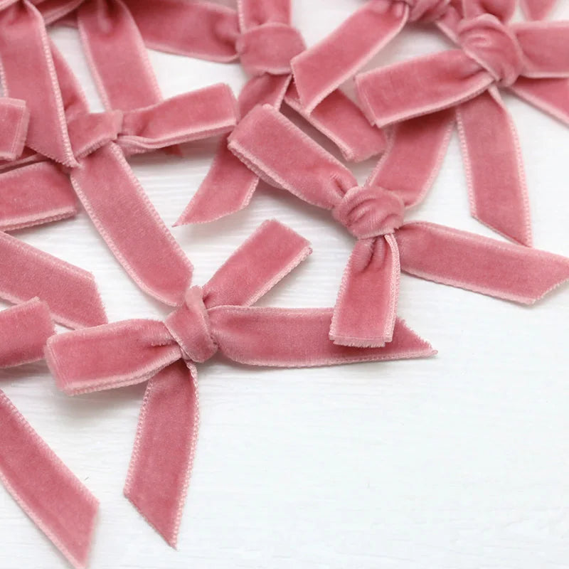 (50 Pcs/pack)5x5cm Velvet Bow Flesh Pink Ribbon Bows Small Size Polyester Satin Ribbon Bow Flower Craft Decoration DIY