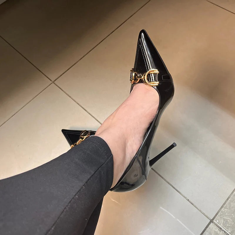 Women 7cm 10cm High Heels Wedding Replica Pumps Lady Luxury Designer Metal Chain Buckle Low Heels Stiletto Nude Green Prom Shoes