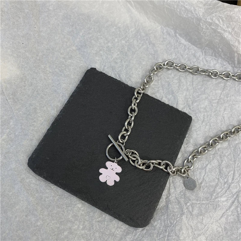 Trendy hip-hop love teddy bear pendant necklace, personalized, simple and versatile, niche design, collarbone chain