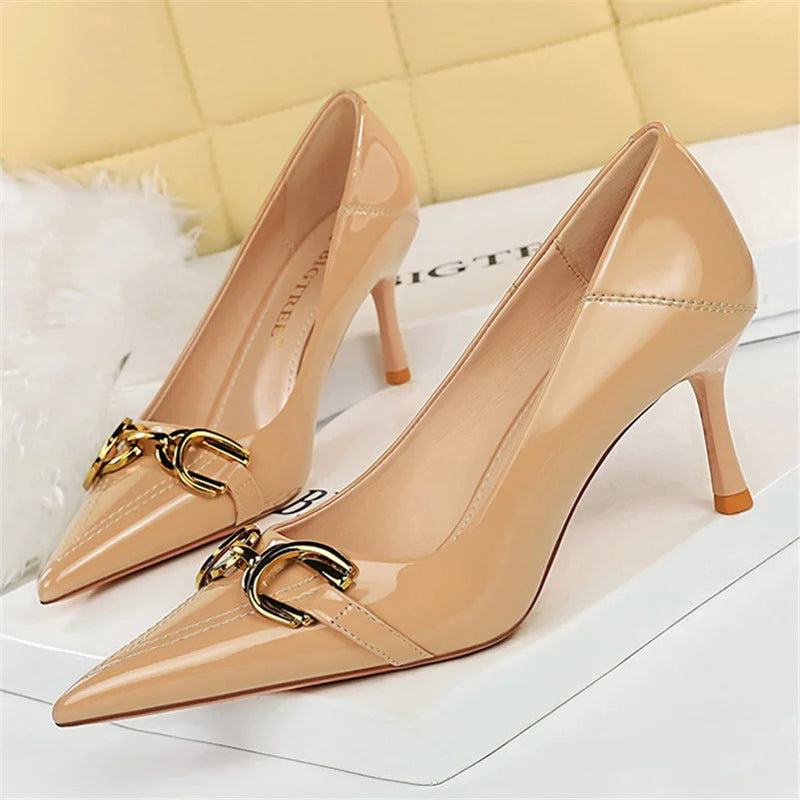 Women 7cm 10cm High Heels Wedding Replica Pumps Lady Luxury Designer Metal Chain Buckle Low Heels Stiletto Nude Green Prom Shoes