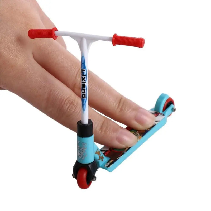 1pc Mini Skateboard Finger Toy Finger Scooter Model Finger Scooter Skateboard Kit Interactive Toy For Kids Dollhouse Accessories