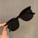 Neue Fashion Square Damen Sonnenbrille Retro-Reisnagel-Metall-Sonnenbrille Outdoor-Sonnenschutz-Sportbrille für Damen und Herren