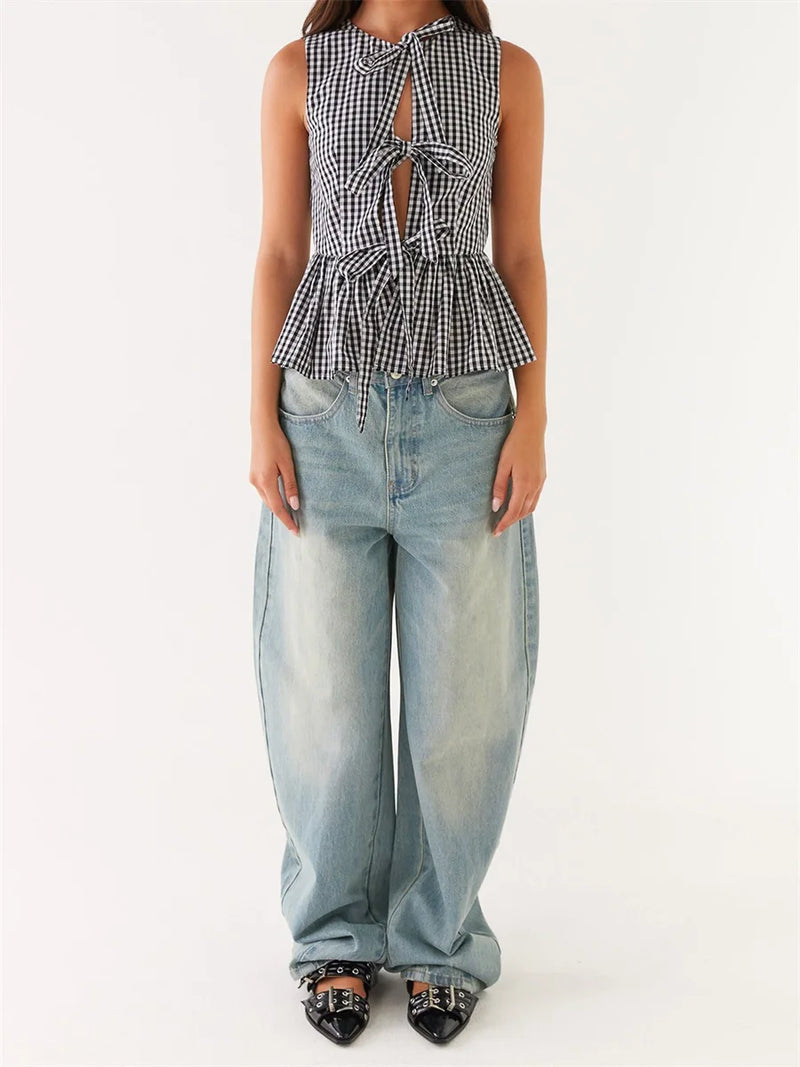 Stylish Halter Neck Crop Top Fashionable Sleeveless Checkered Blouse for Casual Outings and Nightlife Events