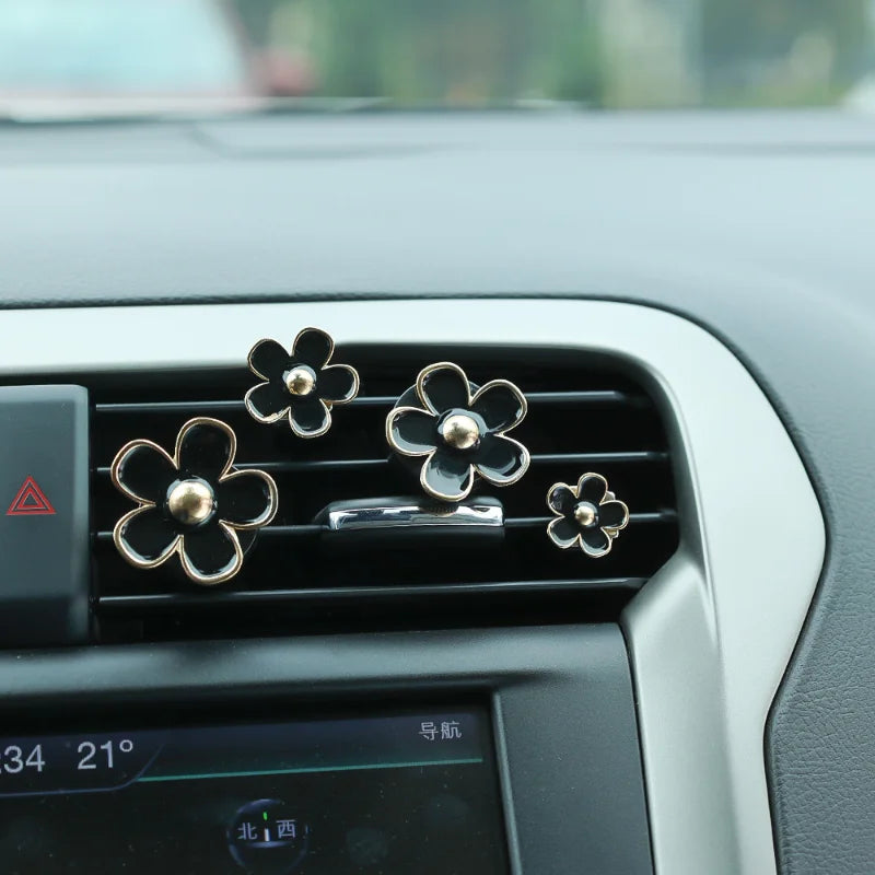 Little Daisy Car Air Vent Perfume Clip Cute Cars Aroma Diffuser Pendant Creative Girly Auto Interior Decoration