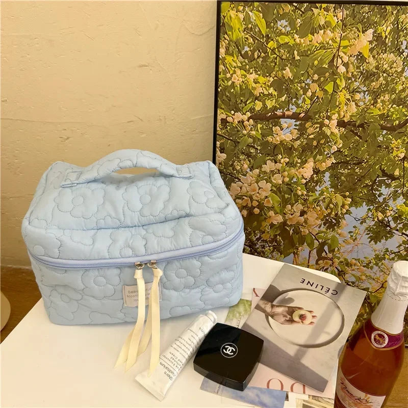 2024 New Flower Pattern Women Makeup Bag Toiletries Cosmetic Organizer Zipper Bag Travel Wash Pouch Cosmetic Bag Make Up Bags