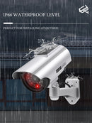 Gefälschte Überwachungskamera Bullet Dummy Solaranlage Wasserdichte Kamera Rot blinkende LED Vertreibt den Dieb Überwachungssicherheitssystem