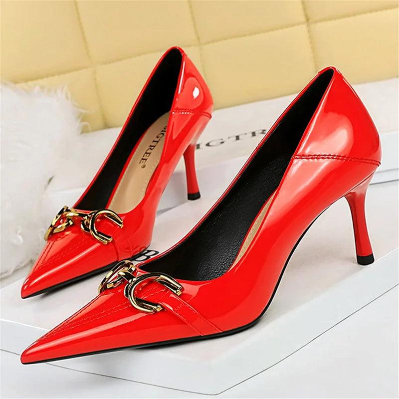 Women 7cm 10cm High Heels Wedding Replica Pumps Lady Luxury Designer Metal Chain Buckle Low Heels Stiletto Nude Green Prom Shoes