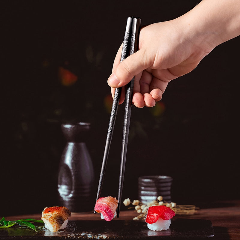 1Pair Japanese chopsticks Black Sushi Fast Food Noodles chop sticks Korean Tableware  Kitchen Bar Supplies Chinese Cutlery