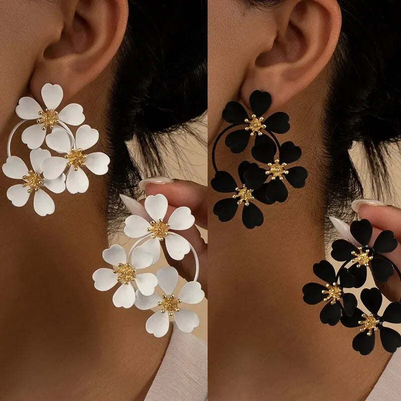 2 Pairs Elegant Big Camelia Flowers Stud Earrings White Black Color Copper Earrings Classic Design Wedding Jewelry Girl's Gift