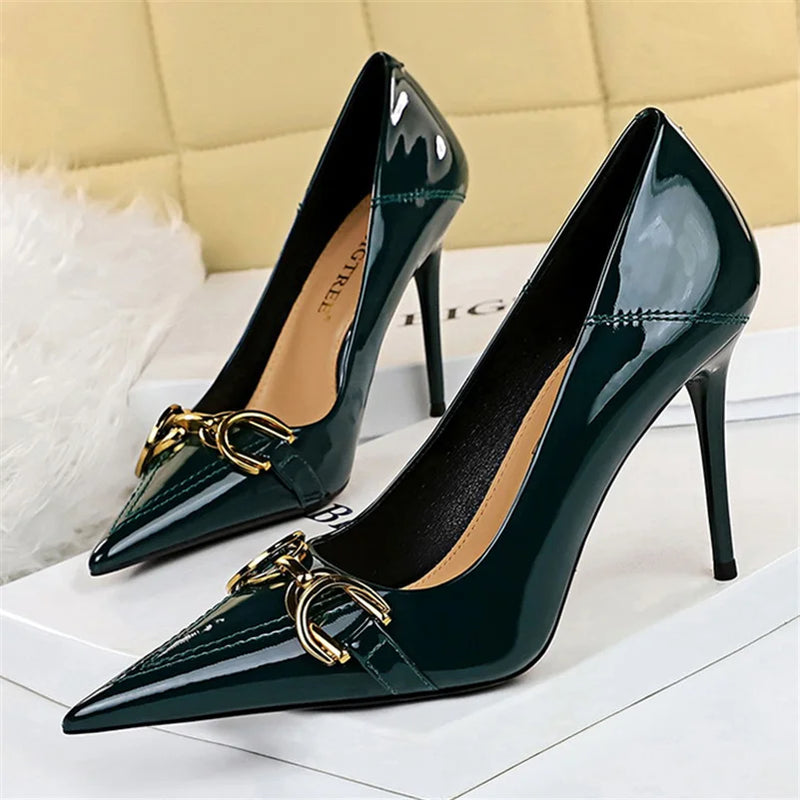 Women 7cm 10cm High Heels Wedding Replica Pumps Lady Luxury Designer Metal Chain Buckle Low Heels Stiletto Nude Green Prom Shoes