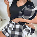 Zweiteiliger Damen-Pyjama, Rundhals-T-Shirt mit kurzen Ärmeln und karierten Shorts mit Schleife vorne, lässiges Homewear-Pyjama-Set