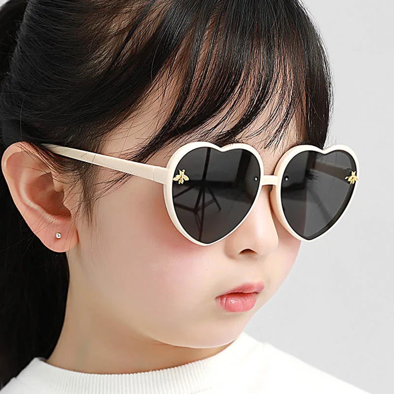 Fashion Brand Heart Kids Sunglasses 2024 New Children Cute Pink Cartoon Bee Sun Glasses Girls Boys Baby Gradient Eyewear