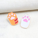2PCS/Set Couple Friend Cats Brooch Set Cute Black And White Kitten Enamel Pins Cartoon Cat Claw Fishbone Badge Bag Lapel Jewelry