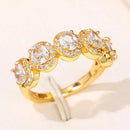 Huitan Elegante ovale Zirkonia-Damenringe, neuer trendiger Verlobungs-/Hochzeitsschmuck in Silber-/Goldfarbe