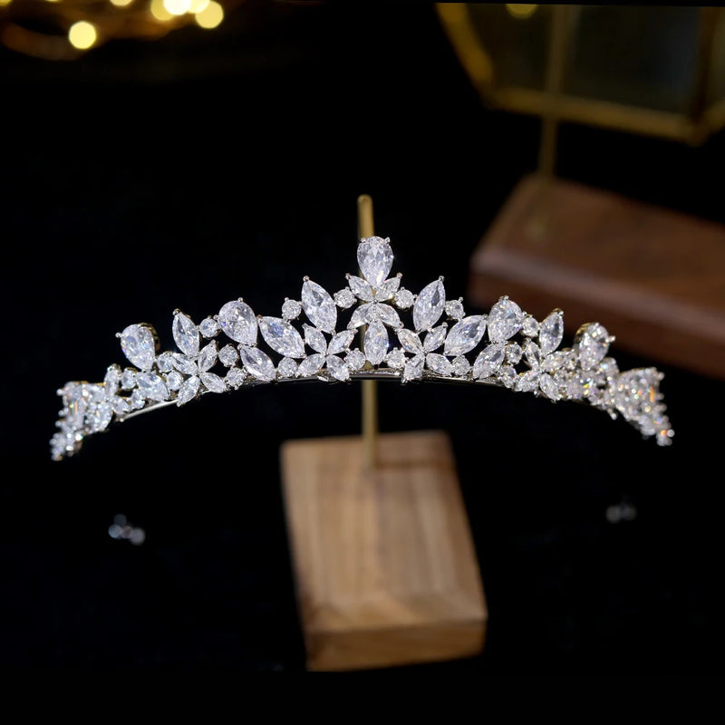 Elegant Tiara and Crown For Women Bridal Accessories Wedding Crowns Diadem Arab Tiaras CZ Princess Pageant Party Headwear  Gift