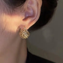 Huitan Goldfarbene hohle Creolen für Damen, neu designt, Temperament, Mädchen, Ohr-Accessoires, Hochzeit, Party, Modeschmuck 2023