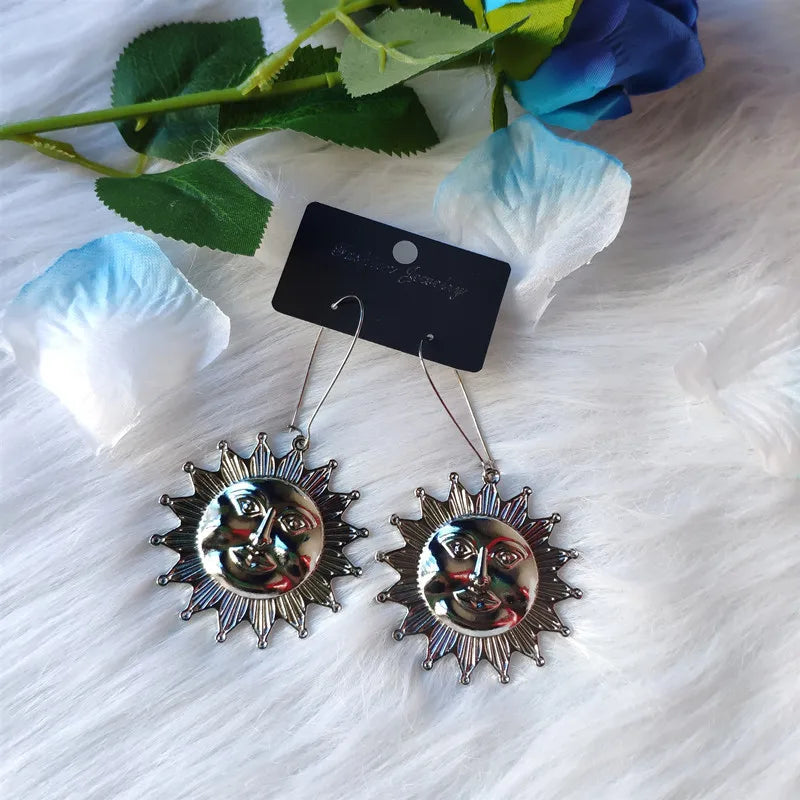 Big Golden Colour Sun Earrings Happy Celestial Jewelry Summer  Sunshine Fashion Beautiful Women Friend Gift Exaggerated Jewelry