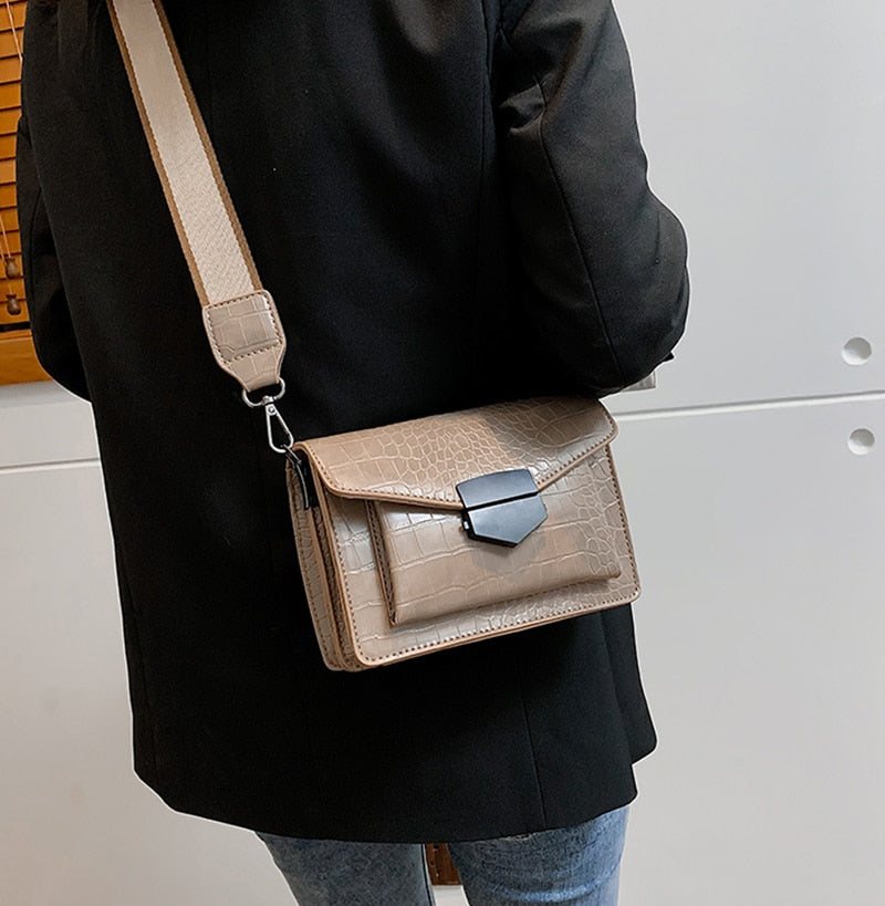 2022 nuevo estilo Mini bolso de moda para mujer bolso de hombro de estilo Simple Retro correa de hombro ancha bolso de mensajero cartera