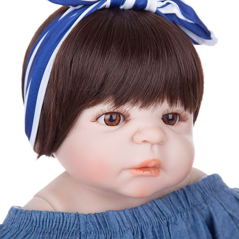 KEIUMI 57 CM realista Reborn Baby Girl Doll vinilo completo de silicona Adorable niña bebé juguete desgaste vaquero mameluco chico regalo de cumpleaños