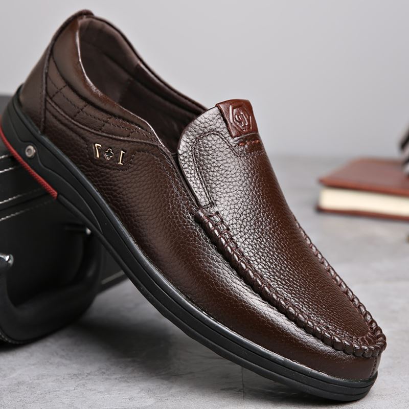 Genuine Leather shoes Men Loafers Slip On Business Casual Leather Shoes Classic Soft Moccasins Hombre Breathable Men Shoes Flats