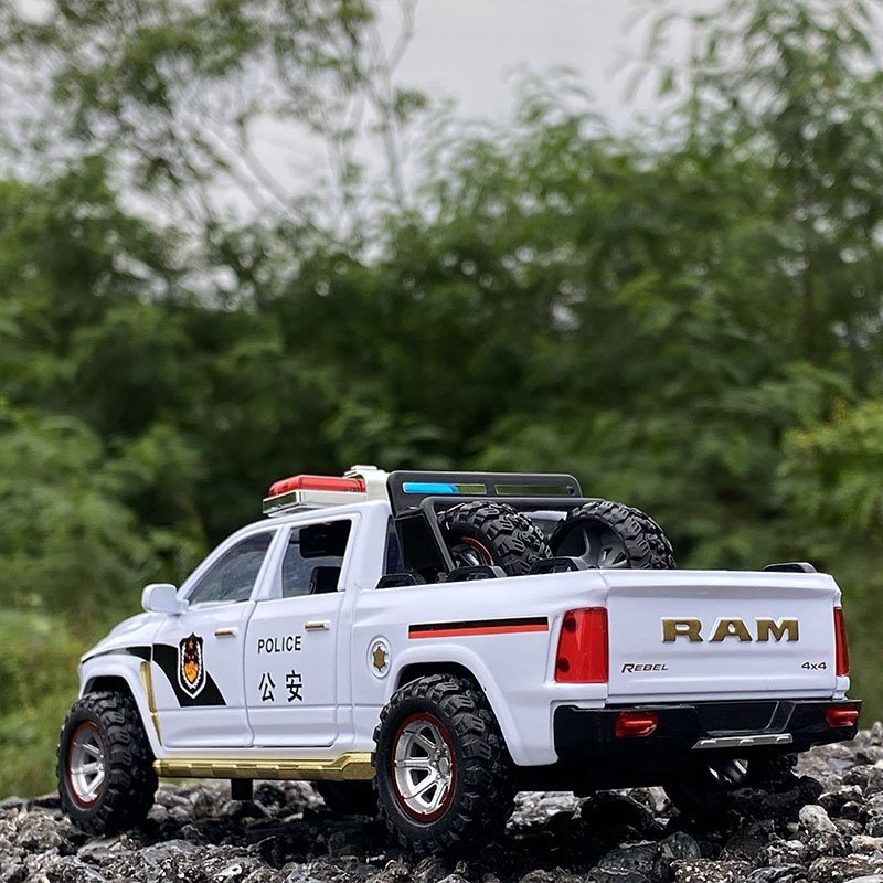 1:32 modelo de coche de aleación de simulación nuevo Dodge Ram TRX Pickup modelo de coche de Metal sonido y luz tirar hacia atrás niños juguete coche regalos