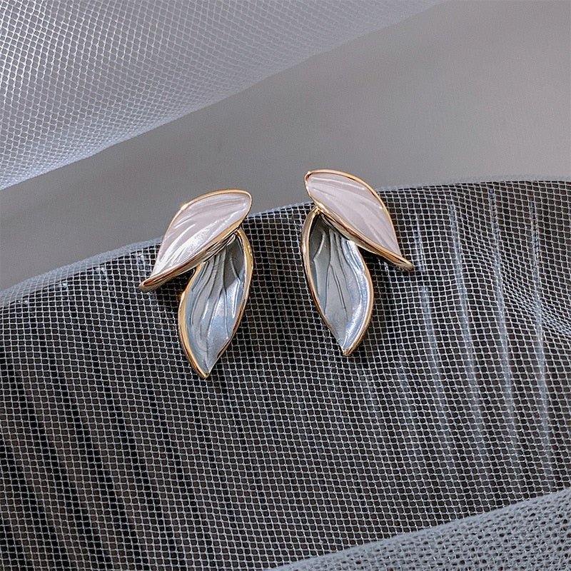 2021 New Arrival Metal Trendy Summer Fresh Lovely Sweet Grey Leaf Dangle Earrings For Women Fashion Metal Jewelry