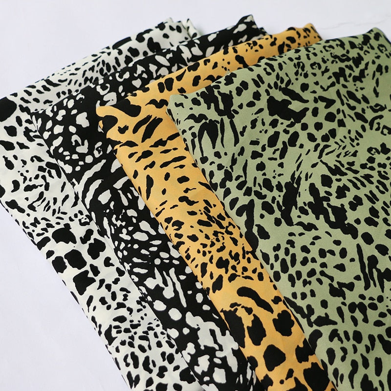 1 meter X 1.5 meter Soft Fashions Dress Material Fabric 95% Polyeter 5% Spandex Leopard Pattern